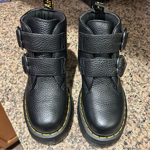 Dr. Martens Devon Heart Leather Platform Boots.  NIB. - Picture 3 of 7
